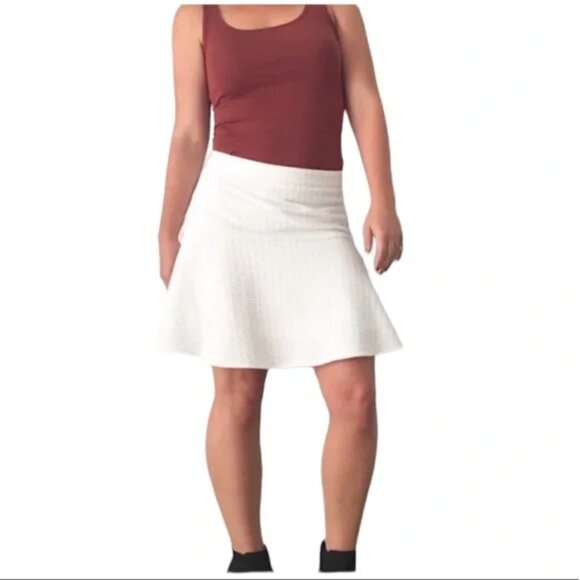 AnnTaylor Loft White Flare Embossed Texture Mini Skirt Clueless Lined Preppy L - Picture 1 of 11